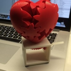 Geared Heart, Hand Crank Edition 3D model by gzumwalt