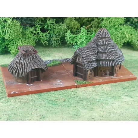 2 Gallic round & Half-round Huts
