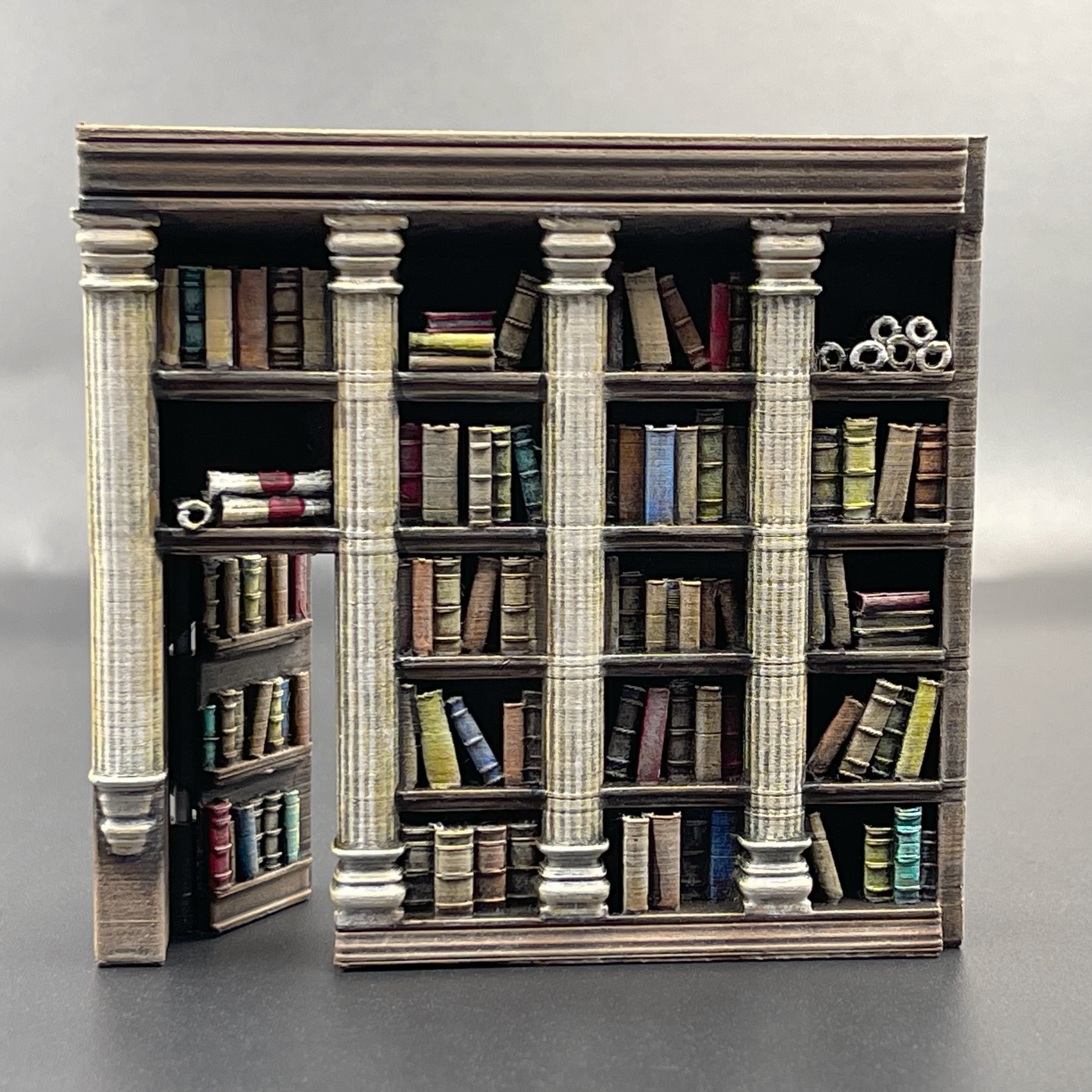 Bookshelf/Secret passage - Trifolium Estate