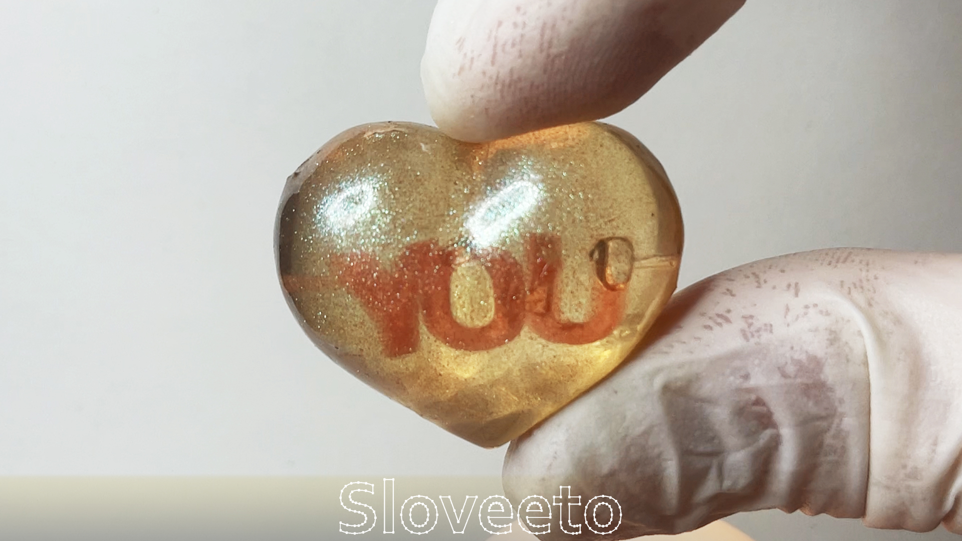 'Love You' Transparent Heart Figurine with Inner 'You' Inscription - Perfect for Valentine's Day and Everyday Love Expressions