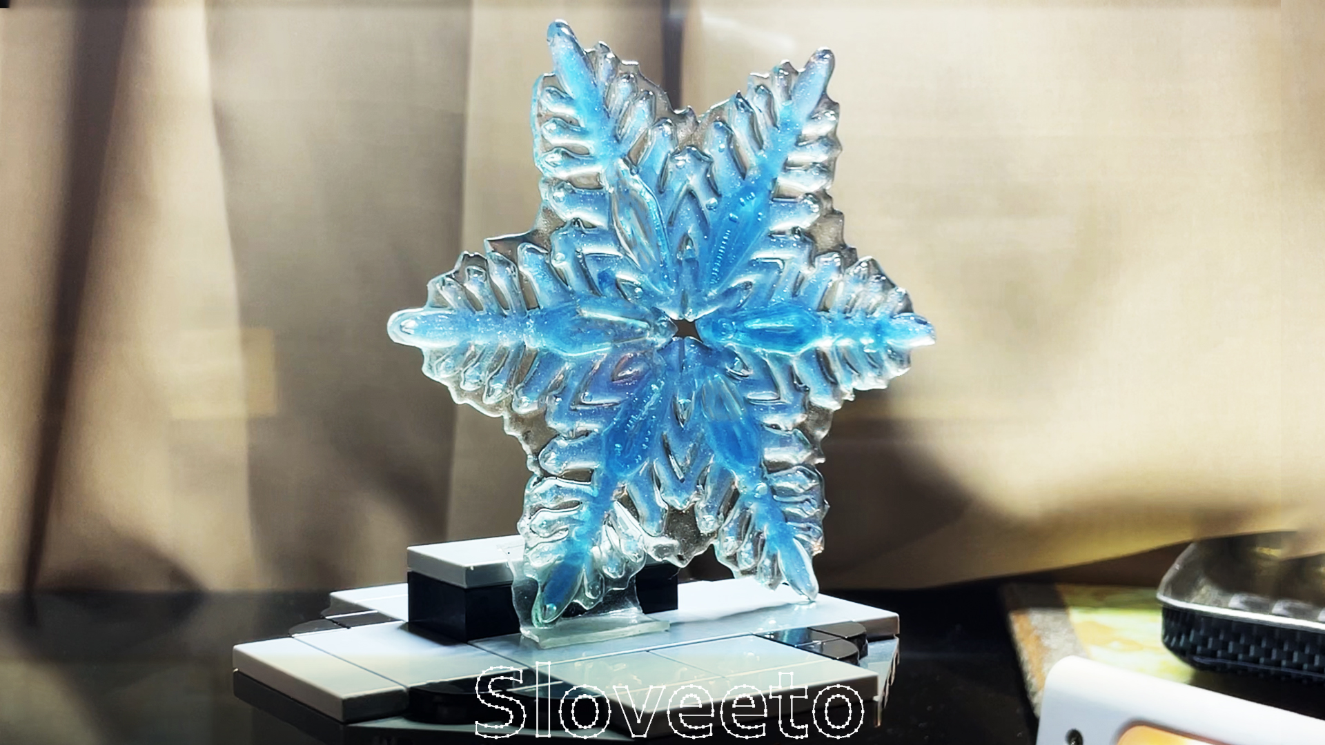 Transparent Snowflake with Intricate Hollow Design - Perfect for SLA 3D Printing and Winter Decor