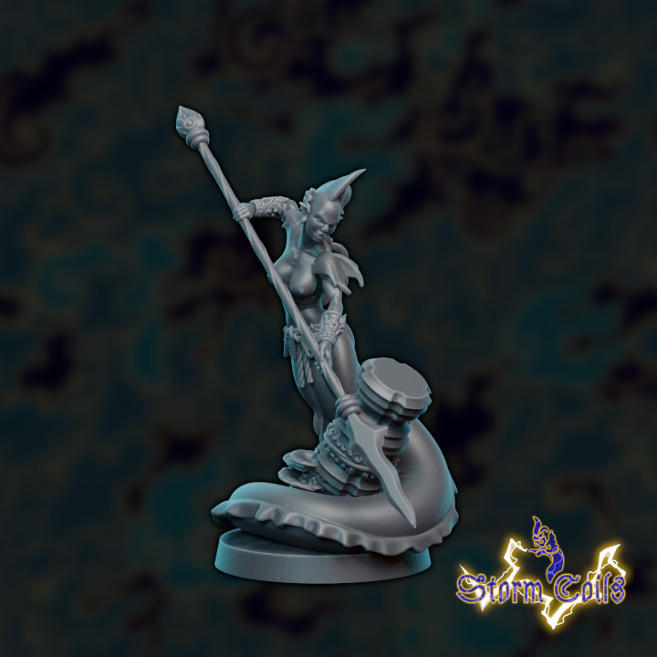 Nagakin Female Warrior C (25mm Base)