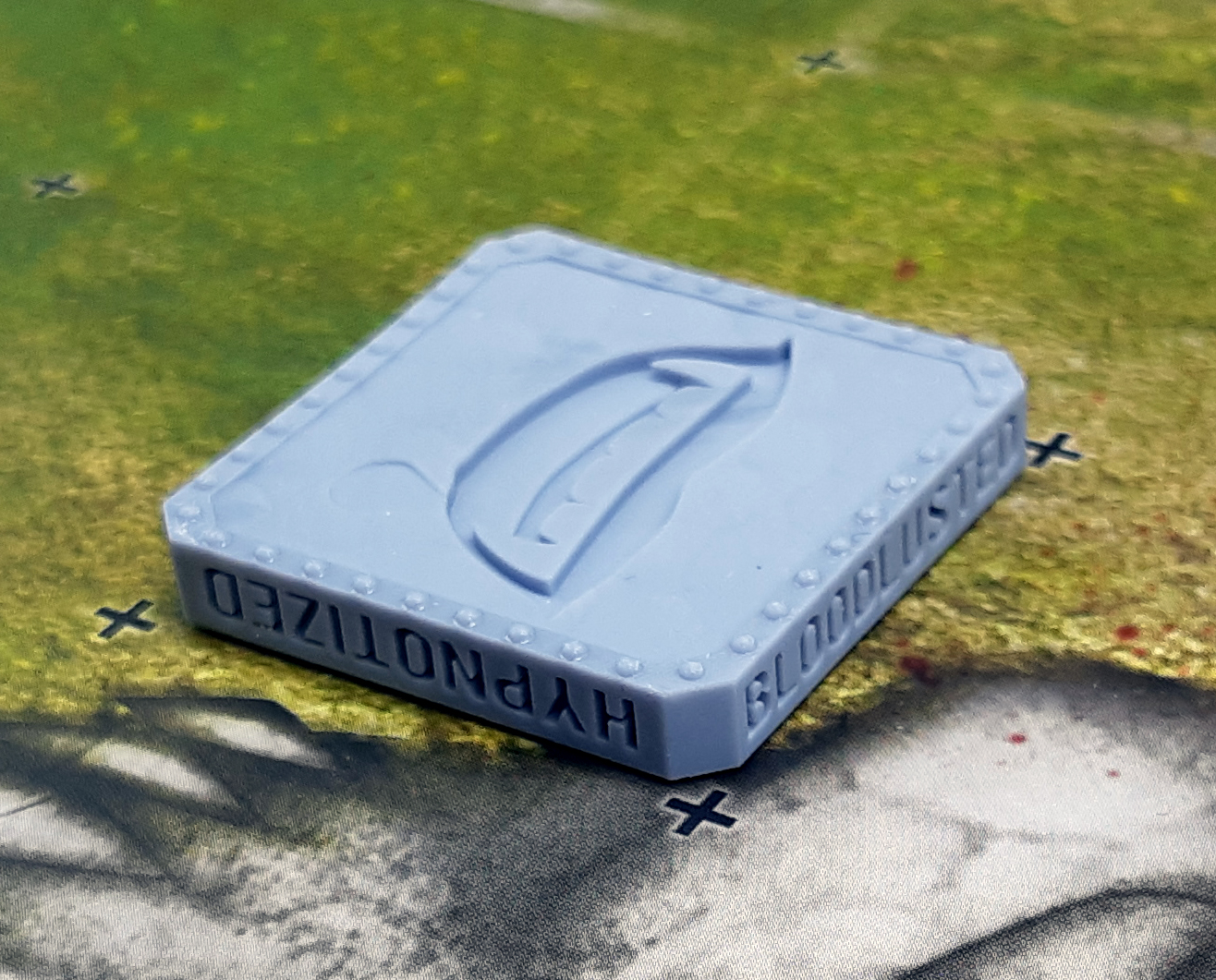 Bloodlusted-Hypnotized Combo Blood Bowl Status Tile Token
