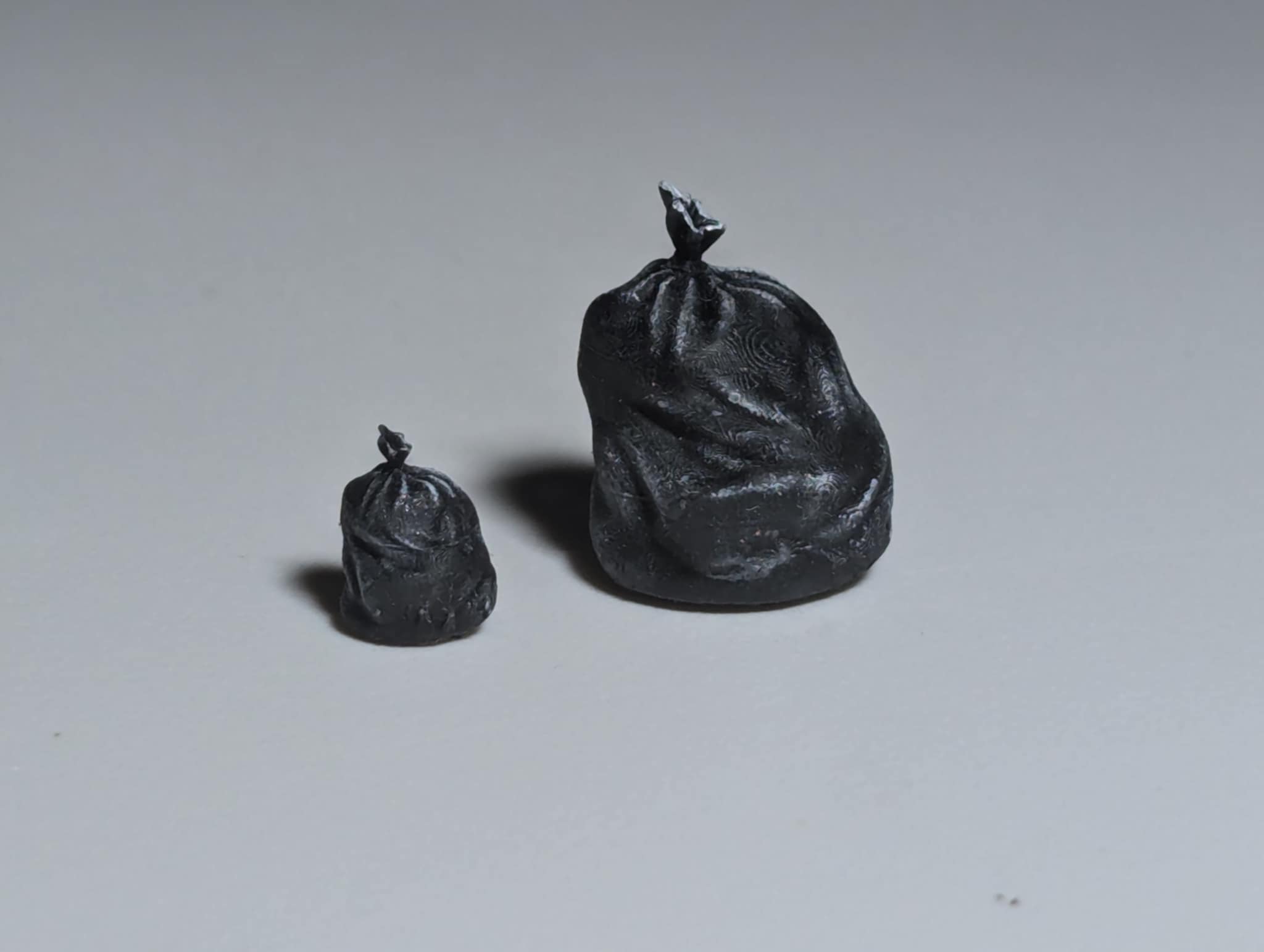 Modern CyberPunk Bag of Trash, Garbage Scatter Terrain 15mm 32mm