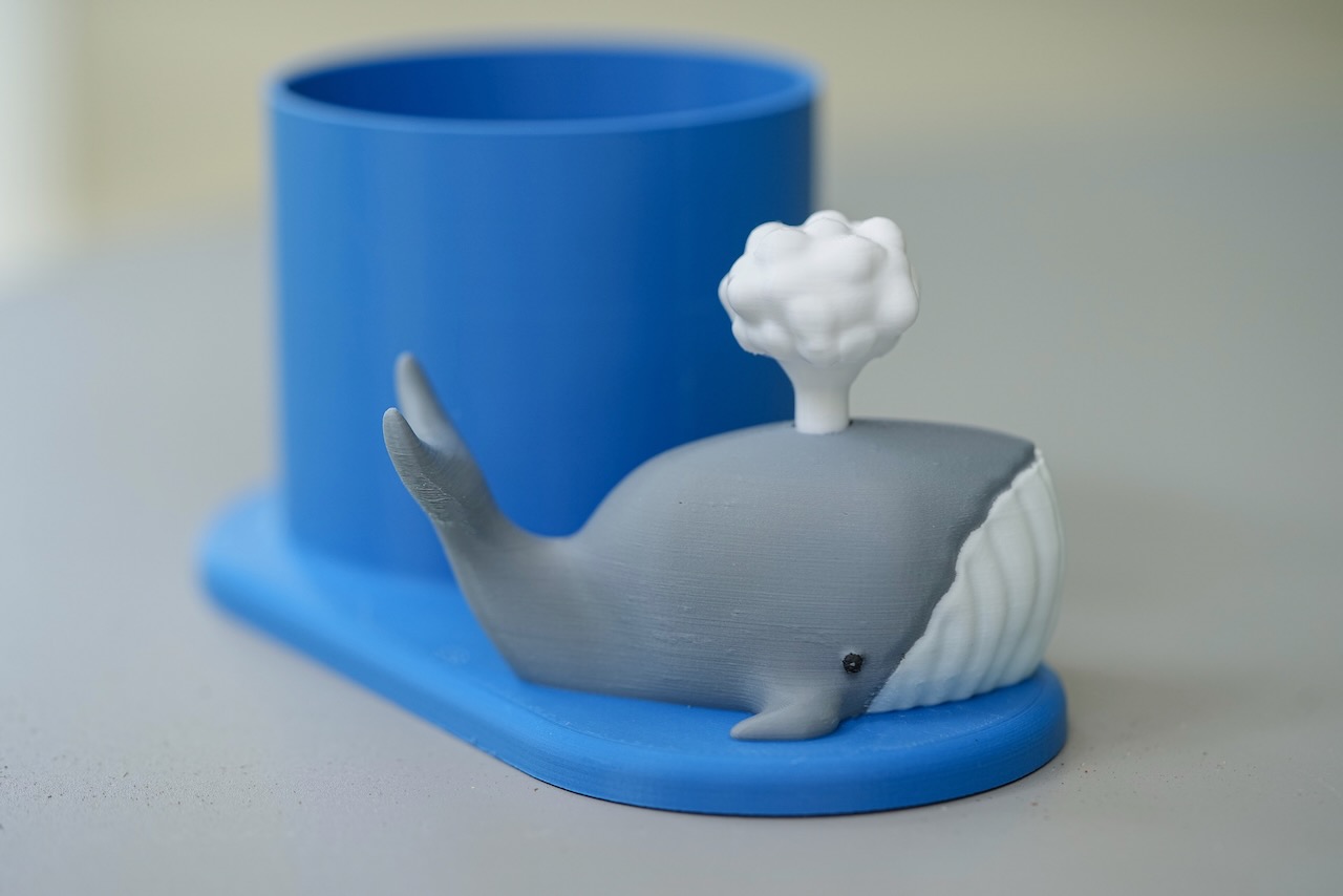 Whale pen holder