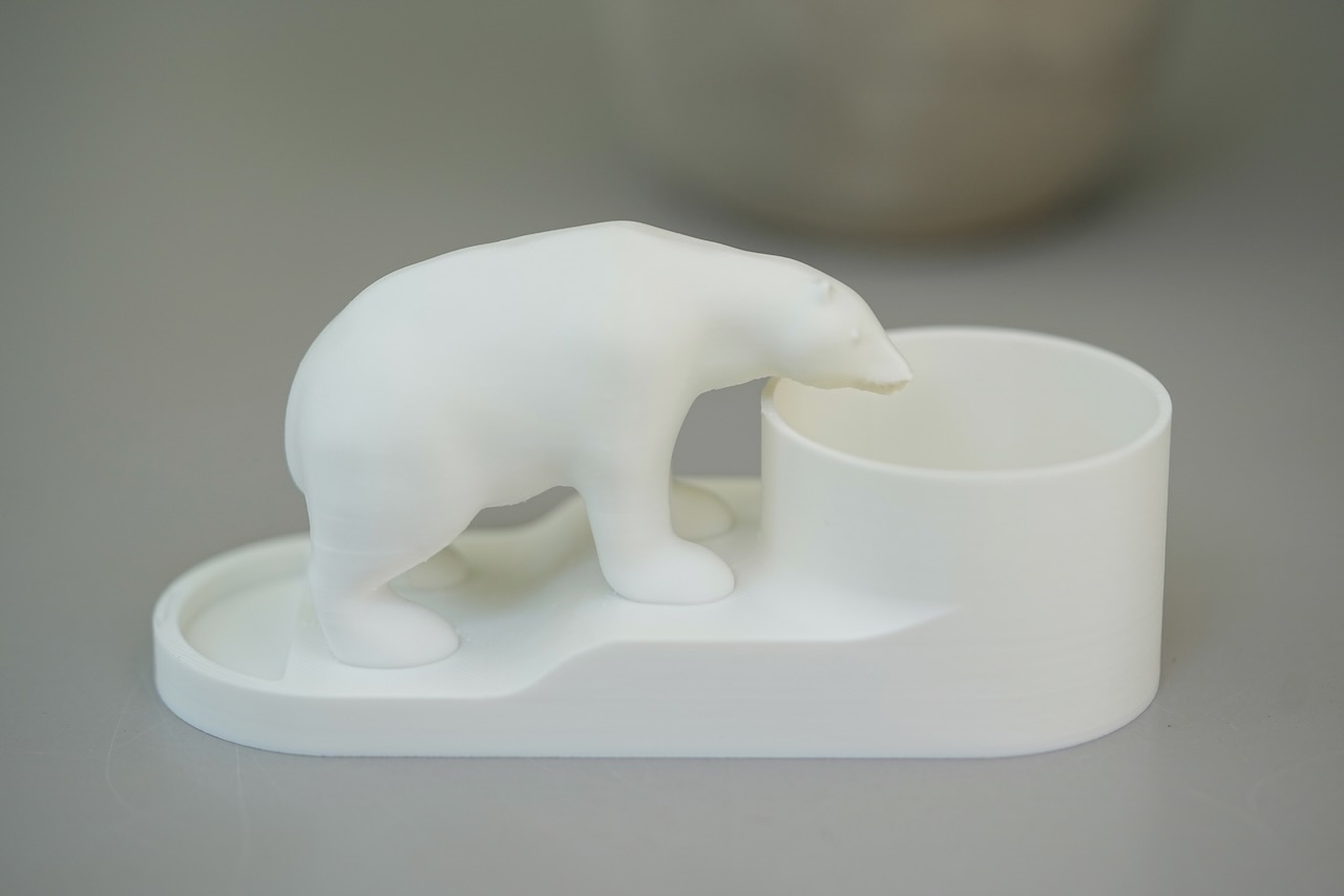 Polar bear pen holder