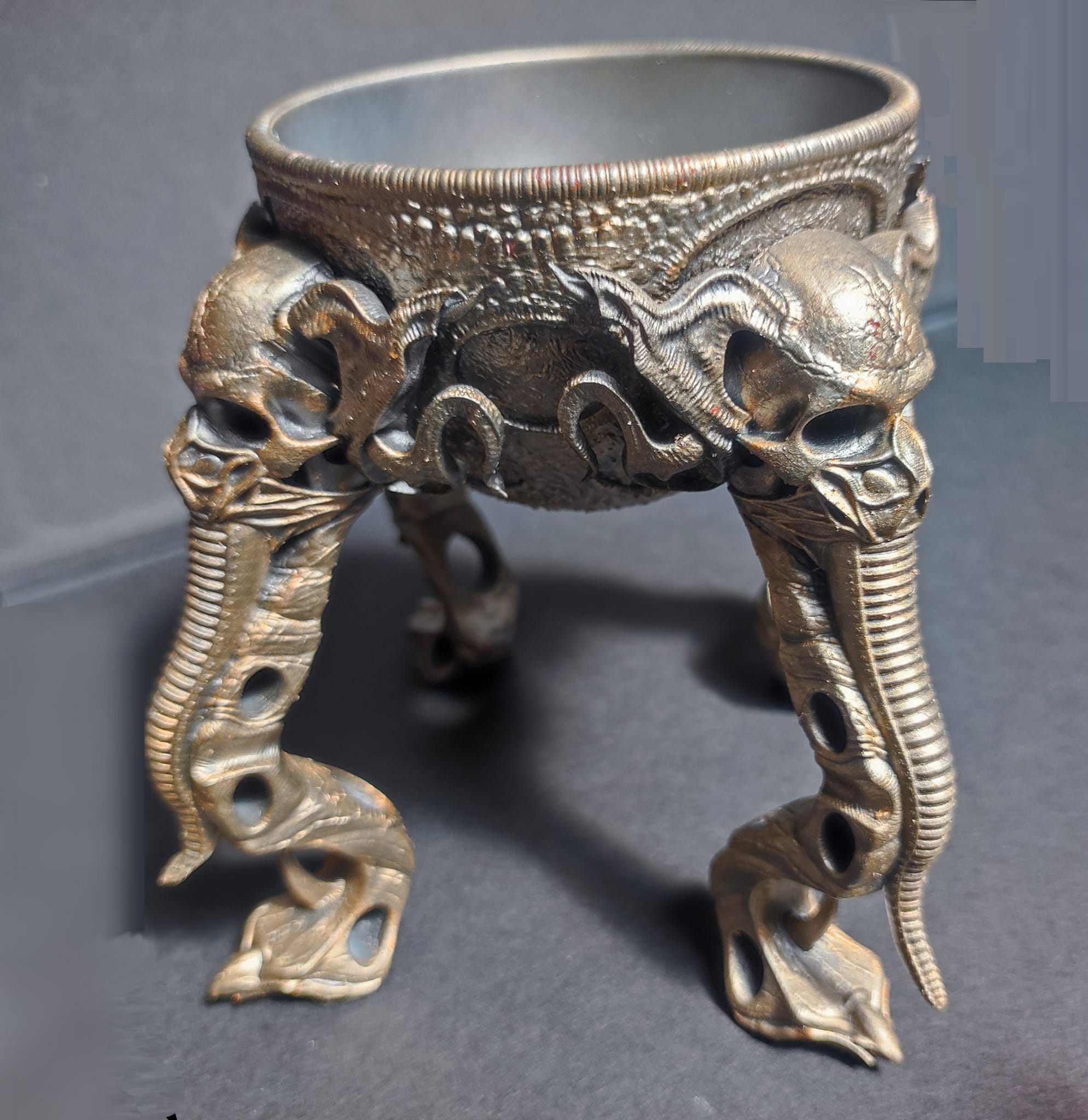 Skull pot