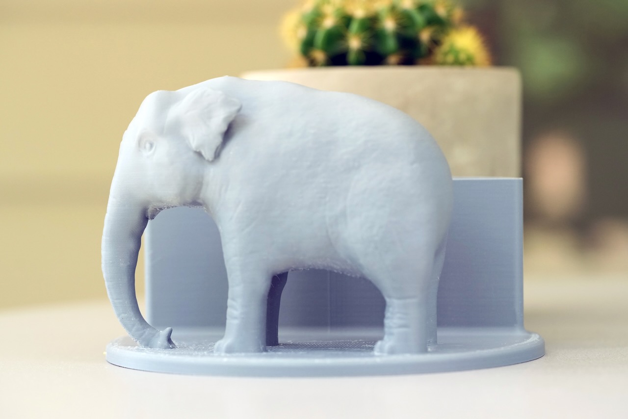 Asian elephant pen and Post-it holder