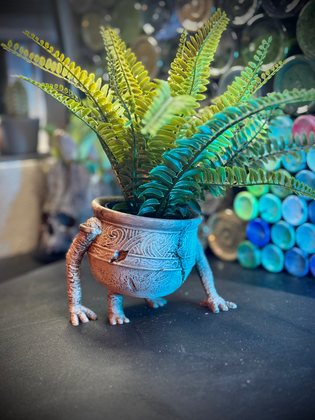 Pot boy planter