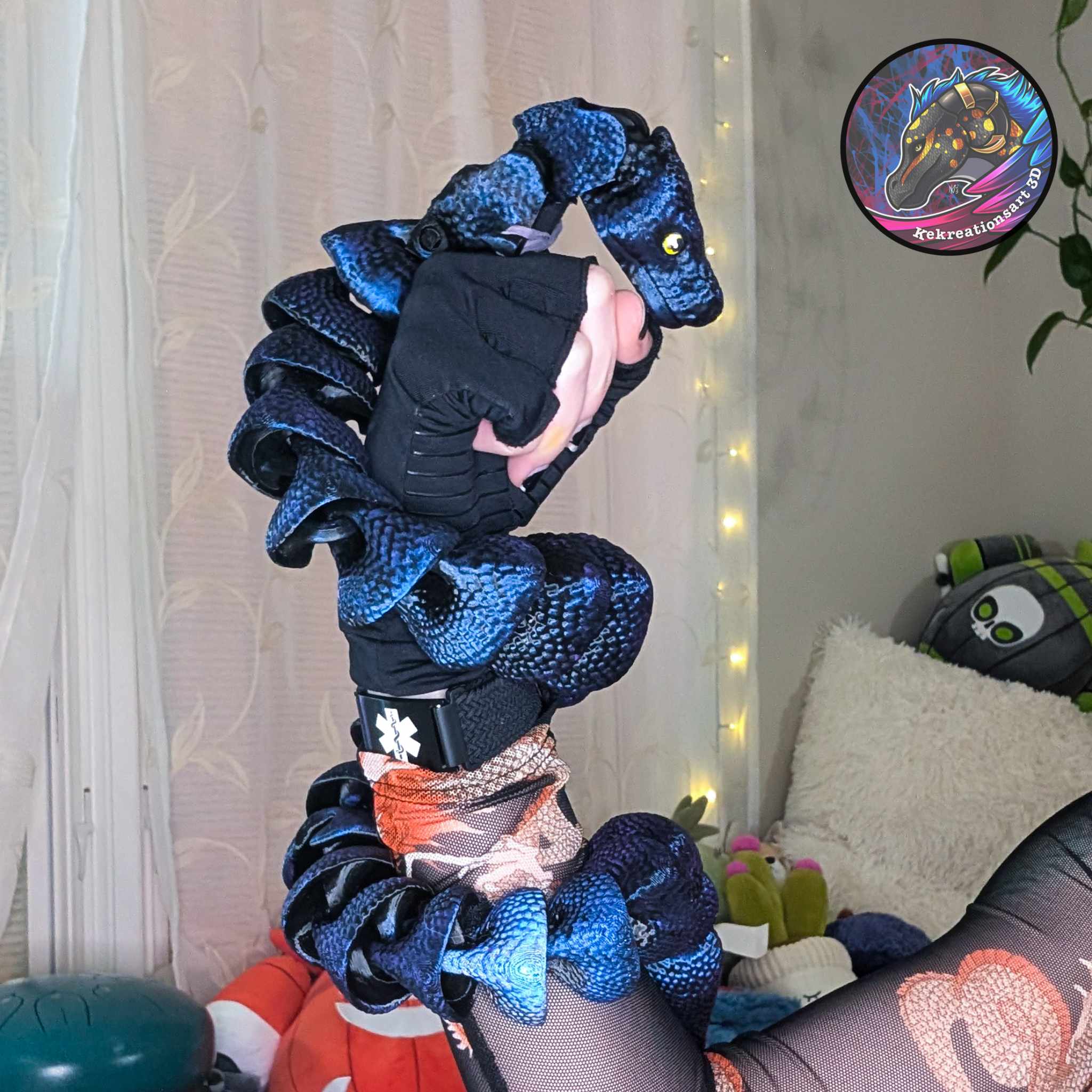 Snake Finger + Shoulder Puppet