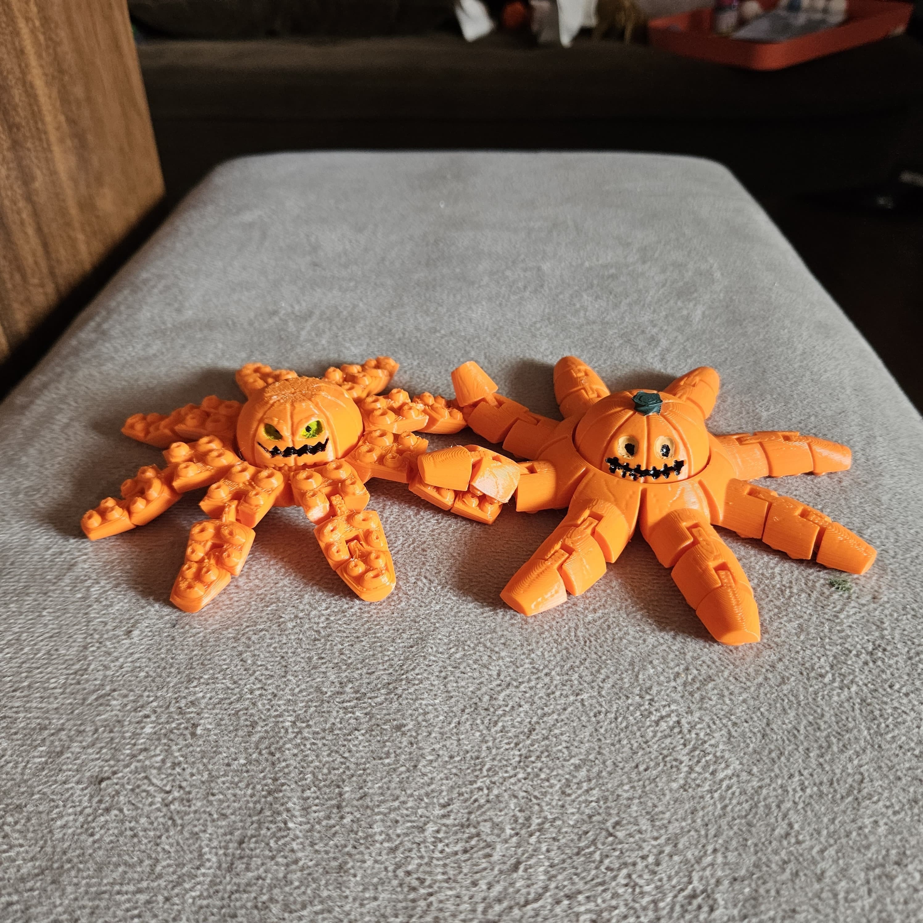 Osmia Articulated Angry Happy Pumpkin Octopus spinning Fidget Toy for Halloween