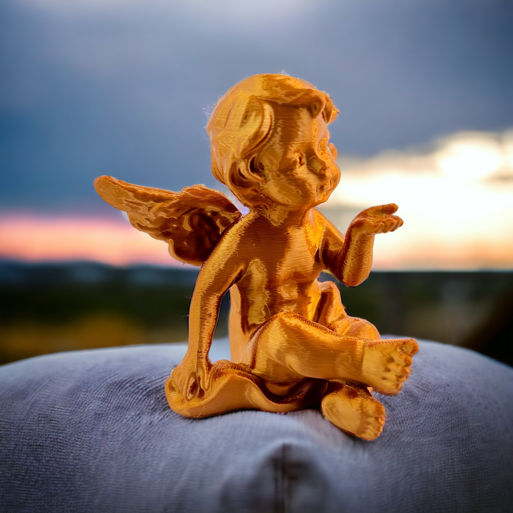 Cherub kiss