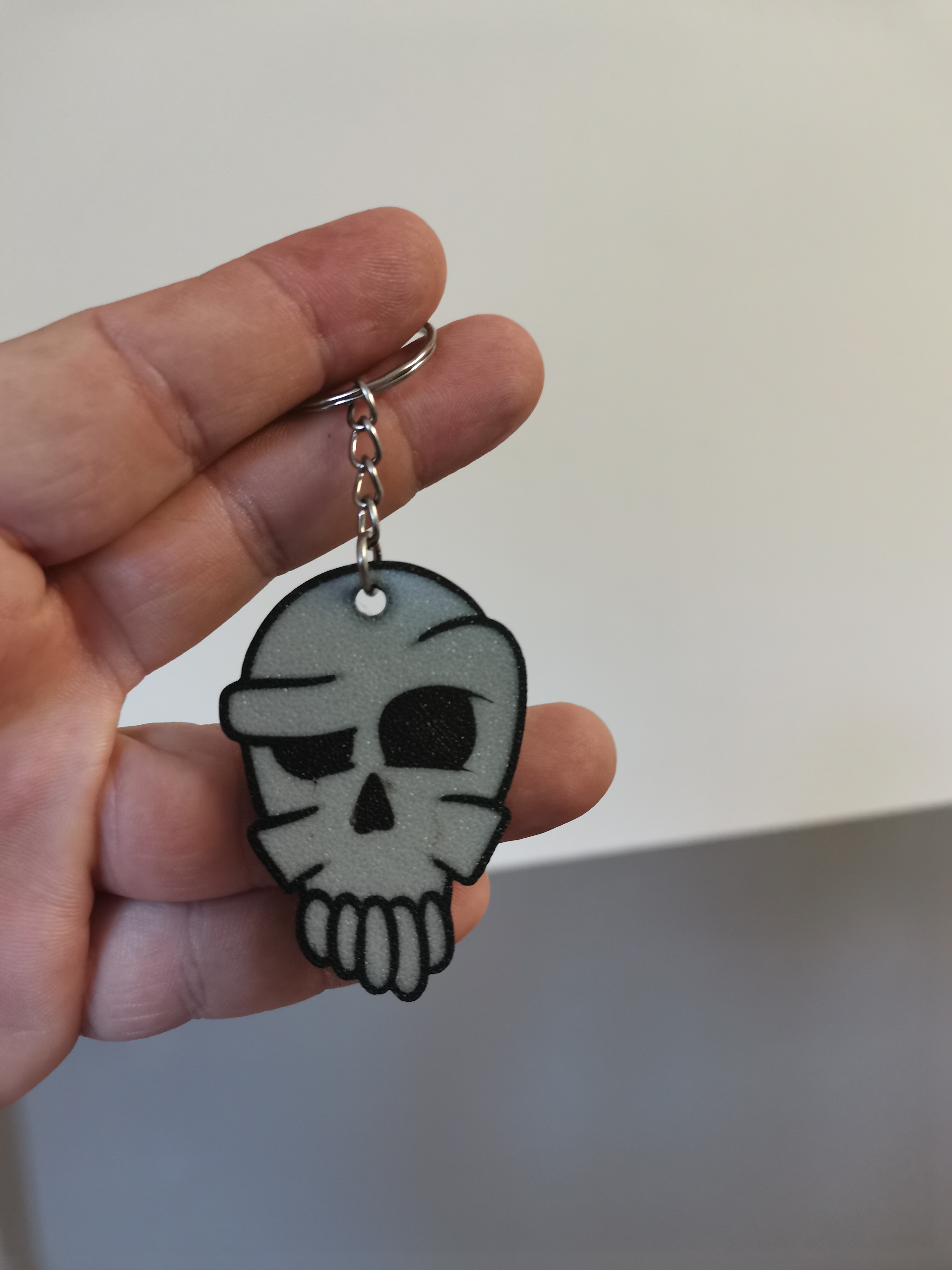 Skull multicolor keychain