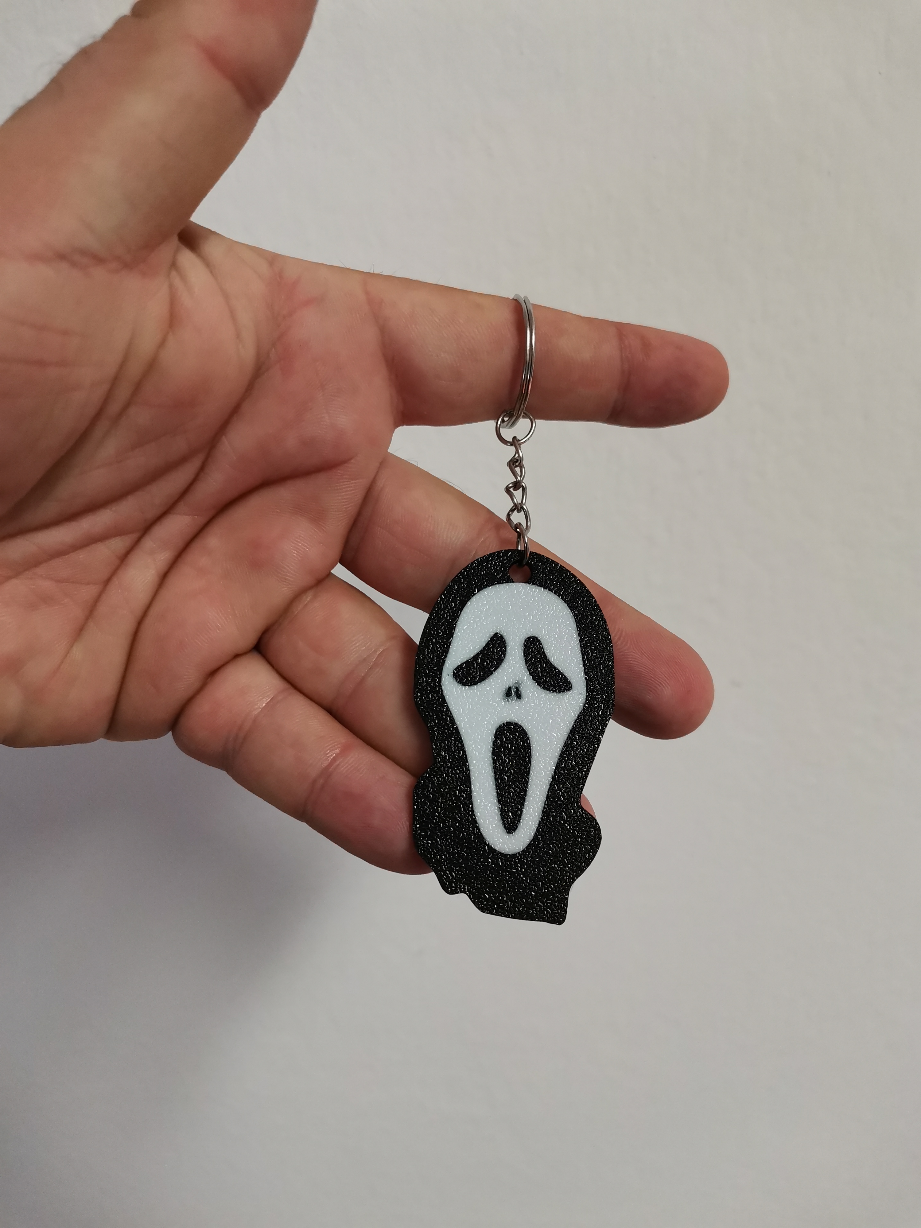 Scream multicolor keychain