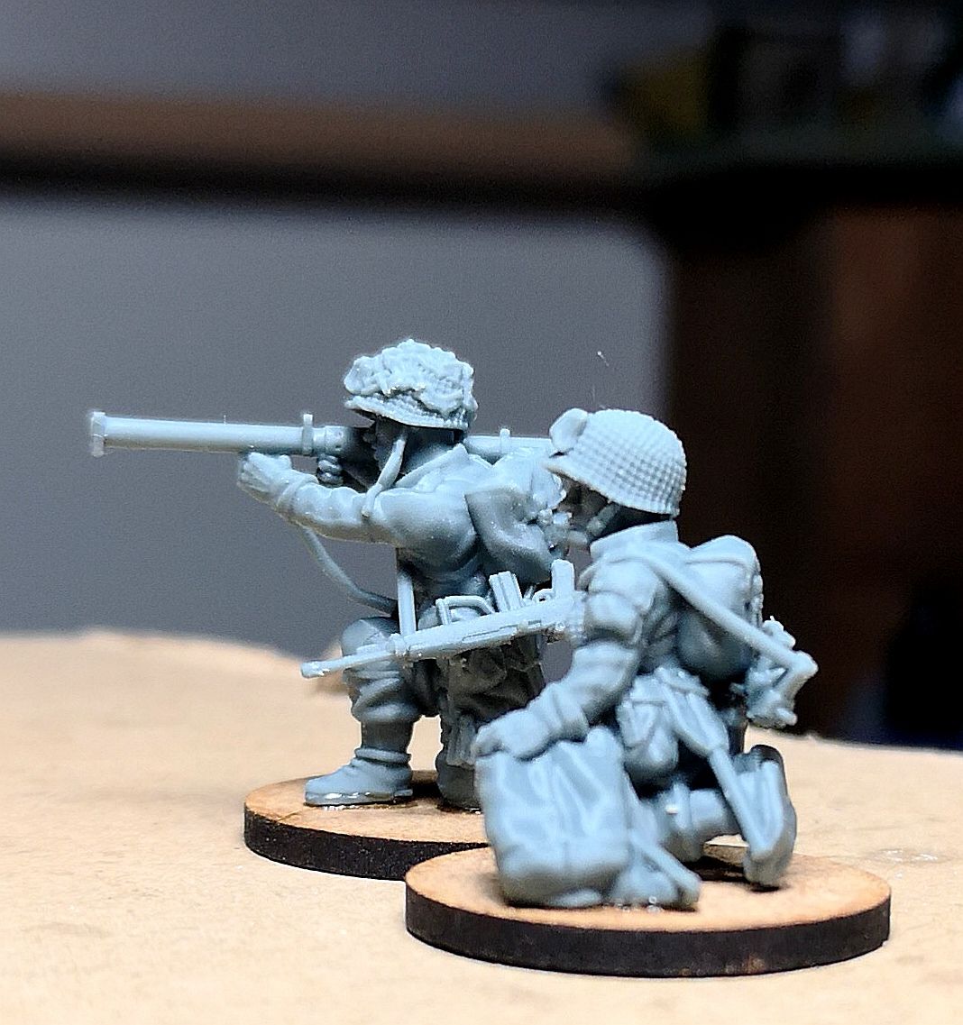 28mm US Paratroopers Bazooka Team firing 2